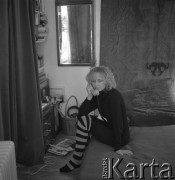 Jesień 1982, Warszawa, Polska.
Aktorka Krystyna Janda w swoim mieszkaniu na Służewie.
Fot. Irena Jarosińska, zbiory Ośrodka KARTA