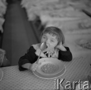 Lata 80., Warszawa, Polska.
Przedszkole na ulicy Orlej.
Fot. Irena Jarosińska, zbiory Ośrodka KARTA