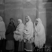 1961, Kurpiowszczyzna, Polska.
Kurpianki.
Fot. Irena Jarosińska, zbiory Ośrodka KARTA 

