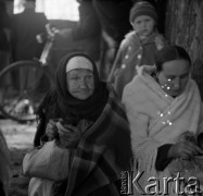 1961, Kurpiowszczyzna, Polska.
Kurpianki.
Fot. Irena Jarosińska, zbiory Ośrodka KARTA 
