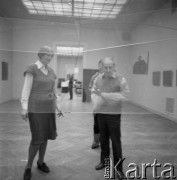 Marzec 1984, Warszawa, Polska.
Przygotowania do wystawy malarza Kajetana Sosnowskiego pt. 