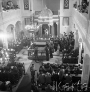 18.04.1983, Warszawa, Polska.
Synagoga im. Zalmana i Rywki Małżonków Nożyków na ulicy Twardej. 
Fot. Irena Jarosińska, zbiory Ośrodka KARTA