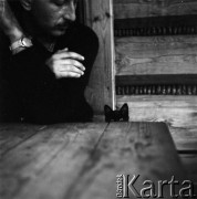 Lata 50. lub 60., Polska.
Stanisław Pieniążek - mąż fotografki Ireny Jarosińskiej.
Fot. Irena Jarosińska, zbiory Ośrodka KARTA