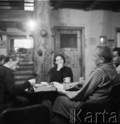 Lata 50. lub 60., Polska.
Osoby.
Fot. Irena Jarosińska, zbiory Ośrodka KARTA