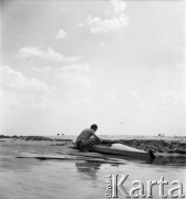 Lata 50. lub 60., Polska.
Stanisław Pieniążek - mąż fotografki Ireny Jarosińskiej.
Fot. Irena Jarosińska, zbiory Ośrodka KARTA
