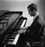 1968, Polska.
Pianista jazzowy Andrzej Trzaskowski.
Fot. Irena Jarosińska, zbiory Ośrodka KARTA