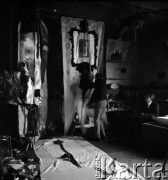 1968, Zakopane, Polska.
Pracownia artysty Władysława Hasiora.
Fot. Irena Jarosińska, zbiory Ośrodka KARTA