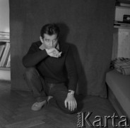 Lata 70., Polska.
Grafik Maciej Urbaniec.
Fot. Irena Jarosińska, zbiory Ośrodka KARTA