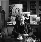 Lata 70., Warszawa, Polska.
Archeolog, zastępca dyrektora Muzeum Narodowego profesor Kazimierz Michałowski w gabinecie w Muzeum Narodowym.
Fot. Irena Jarosińska, zbiory Ośrodka KARTA