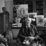 Lata 70., Warszawa, Polska.
Archeolog, zastępca dyrektora Muzeum Narodowego profesor Kazimierz Michałowski w gabinecie w Muzeum Narodowym.
Fot. Irena Jarosińska, zbiory Ośrodka KARTA
