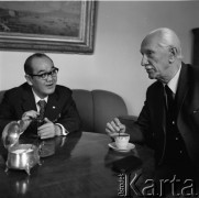 Lata 70., Warszawa, Polska.
Archeolog, zastępca dyrektora Muzeum Narodowego profesor Kazimierz Michałowski w gabinecie w Muzeum Narodowym.
Fot. Irena Jarosińska, zbiory Ośrodka KARTA