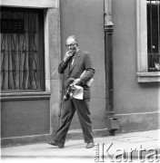 Lata 60. lub 70., Warszawa, Polska.
Pisarz Teodor Parnicki.
Fot. Irena Jarosińska, zbiory Ośrodka KARTA 
