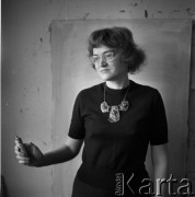 1969, Polska.
Ejsmont - malarka.
Fot. Irena Jarosińska, zbiory Ośrodka KARTA 
