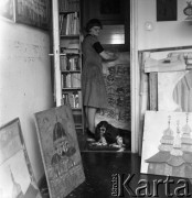 1969, Polska.
Ejsmont - malarka.
Fot. Irena Jarosińska, zbiory Ośrodka KARTA 
