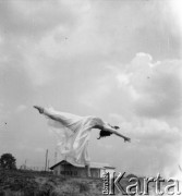 1960, Warszawa, Polska.
Tancerka Barbara Bittnerówna - primabalerina Opery Poznańskiej, Opery Śląskiej i Opery Narodowej w Warszawie.
Fot. Irena Jarosińska, zbiory Ośrodka KARTA