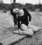 1960, Warszawa, Polska.
Tancerka Barbara Bittnerówna - primabalerina Opery Poznańskiej, Opery Śląskiej i Opery Narodowej w Warszawie.
Fot. Irena Jarosińska, zbiory Ośrodka KARTA