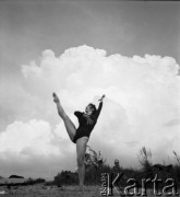 1960, Warszawa, Polska.
Tancerka Barbara Bittnerówna - primabalerina Opery Poznańskiej, Opery Śląskiej i Opery Narodowej w Warszawie.
Fot. Irena Jarosińska, zbiory Ośrodka KARTA