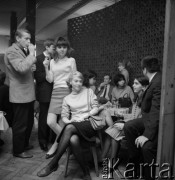 Lata 60. lub 70., Wrocław, Polska.
Międzynarodowy Festiwal Teatrów Studenckich.
Fot. Irena Jarosińska, zbiory Ośrodka KARTA