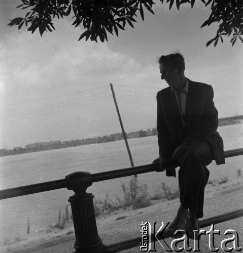 Lata 70., Warszawa, Polska.
Nad Wisłą.
Fot. Irena Jarosińska, zbiory Ośrodka KARTA