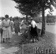 Lata 70., Warszawa, Polska.
Nad Wisłą w okolicach mostu Poniatowskiego.
Fot. Irena Jarosińska, zbiory Ośrodka KARTA