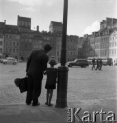 Lata 50. lub 60., Warszawa, Polska.
Rynek Starego Miasta.
Fot. Irena Jarosińska, zbiory Ośrodka KARTA