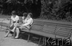 Lata 50. lub 60., Warszawa, Polska.
Okolice Miejskiego Ogrodu Zoologicznego od strony ulicy Wybrzeże Helskie. 
Fot. Irena Jarosińska, zbiory Ośrodka KARTA