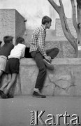 Lata 50. lub 60., Warszawa, Polska.
Chłopcy.
Fot. Irena Jarosińska, zbiory Ośrodka KARTA