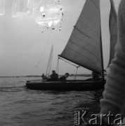 Lata 50. lub 60., Polska.
Żeglowanie.
Fot. Irena Jarosińska, zbiory Ośrodka KARTA