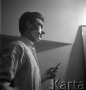 ok. 1957, Kraków, Polska
Stanisław Gronkowski za kulisami 