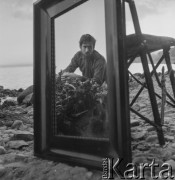 1965, Polska.
Malarz i rysownik Kiejstut Bereźnicki.
Fot. Irena Jarosińska, zbiory Ośrodka KARTA