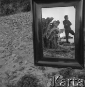 1965, Polska.
Malarz i rysownik Kiejstut Bereźnicki.
Fot. Irena Jarosińska, zbiory Ośrodka KARTA