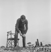 1965, Polska.
Malarz i rysownik Kiejstut Bereźnicki.
Fot. Irena Jarosińska, zbiory Ośrodka KARTA