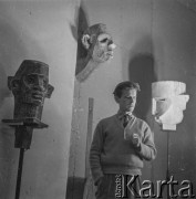 1962, Olsztyn, Polska.
Malarz Czesław Machnicki.
Fot. Irena Jarosińska, zbiory Ośrodka KARTA