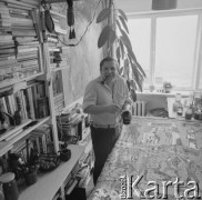 Lata 50.-60., Warszawa, Polska.
Pracownia malarska grafików z zespołu Wzór. 
Fot. Irena Jarosińska, zbiory Ośrodka KARTA
