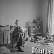 Lata 50.-60., Warszawa, Polska.
Malarz Jan Cybis.
Fot. Irena Jarosińska, zbiory Ośrodka KARTA