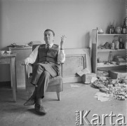 Lata 50.-60., Warszawa, Polska.
Malarz Jan Cybis.
Fot. Irena Jarosińska, zbiory Ośrodka KARTA
