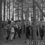 1977, Anielin, Polska.
Uroczystości przy tzw. Szańcu Hubala, miejscu, gdzie o w 1940 r. zginął major Henryk Dobrzański 