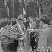 1977, Anielin, Polska.
Uroczystości przy tzw. Szańcu Hubala, miejscu, gdzie o w 1940 r. zginął major Henryk Dobrzański 