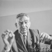 1971, Warszawa, Polska.
Mjr dr Cyprian Sadowski - lekarz, szef służby sanitarnej Kedywu (Kierownictwa Dywersji Komendy Głównej Armii Krajowej).
Fot. Irena Jarosińska, zbiory Ośrodka KARTA