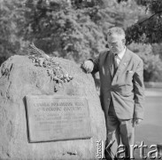 1971, Warszawa, Polska.
Mjr dr Cyprian Sadowski - lekarz, szef służby sanitarnej Kedywu (Kierownictwa Dywersji Komendy Głównej Armii Krajowej).
Fot. Irena Jarosińska, zbiory Ośrodka KARTA