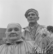 Lata 60., Oświęcim, Polska.
Uroczystości rocznicowe w byłym obozie koncentracyjnym.
Fot. Irena Jarosińska, zbiory Ośrodka KARTA