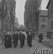 Lata 60., Oświęcim, Polska.
Uroczystości rocznicowe w byłym obozie koncentracyjnym.
Fot. Irena Jarosińska, zbiory Ośrodka KARTA