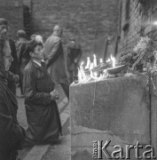 Lata 60., Oświęcim, Polska.
Uroczystości rocznicowe w byłym obozie koncentracyjnym.
Fot. Irena Jarosińska, zbiory Ośrodka KARTA