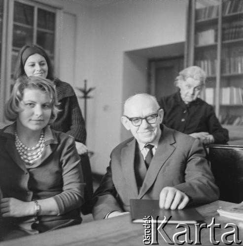 Lata 60., Polska.
Ksiądz profesor Fajcht.
Fot. Irena Jarosińska, zbiory Ośrodka KARTA