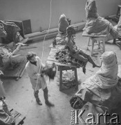 Lata 60., Warszawa, Polska.
Pracownia na Akademii Sztuk Pięknych.
Fot. Irena Jarosińska, zbiory Ośrodka KARTA
