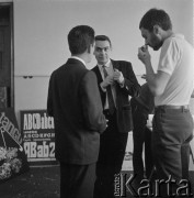 1967, Warszawa, Polska.
Uczniowie profesora Józefa Mroszczaka (przedstawiciela tzw. polskiej szkoły plakatu).
Fot. Irena Jarosińska, zbiory Ośrodka KARTA