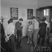 1967, Warszawa, Polska.
Uczniowie profesora Józefa Mroszczaka (przedstawiciela tzw. polskiej szkoły plakatu).
Fot. Irena Jarosińska, zbiory Ośrodka KARTA