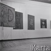 Marzec-kwiecień 1961, Warszawa, Polska.
Wystawa malarstwa Barbary Pniewskiej w Galerii Krzywe Koło.
Fot. Irena Jarosińska, zbiory Ośrodka KARTA
