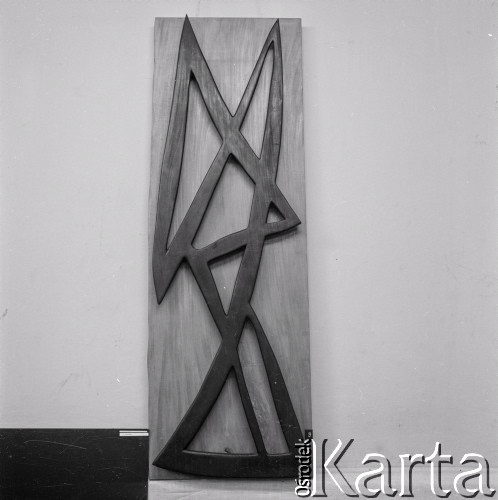 Czerwiec 1963, Warszawa, Polska.
Wernisaż wystawy rzeźb tureckiej artystki Lerzan Bengisu w Galerii Krzywe Koło.
Fot. Irena Jarosińska, zbiory Ośrodka KARTA
