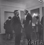 7–25.10.1970, Warszawa, Polska. 
VIII Międzynarodowy Konkurs Pianistyczny im. Fryderyka Chopina. Rozmowy w kuluarach Filharmonii Narodowej.
Fot. Irena Jarosińska, zbiory Ośrodka KARTA
